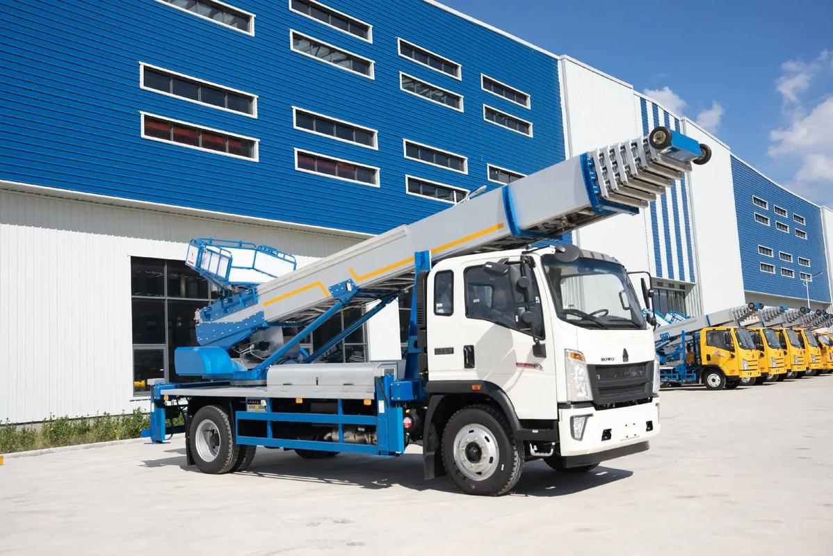 藁城出租云梯车高空作业车 建筑垃圾搬运